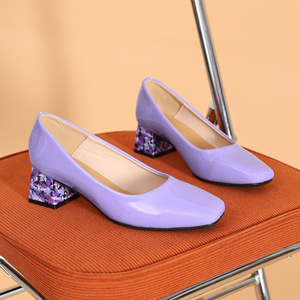 <span class=keywords><strong>Escarpins</strong></span> Xuanhui en cuir verni <span class=keywords><strong>violet</strong></span> à bout carré pour <span class=keywords><strong>femme</strong></span>, motif floral, talon carré, chaussures habillées élégantes, mode féminine, bureau, soirée - Product Image 4