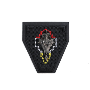 Étiquettes en cuir PU personnalisées, gaufrées et embossées avec le logo de la marque - Product Image 6