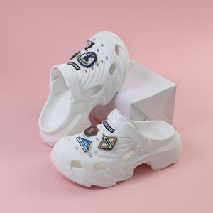 รองเท้าแตะส้นตึกสำหรับผู้หญิง Seyan สีดำ ไซส์ 35-45 กันลื่น ระบายอากาศได้ดี ปิดนิ้วเท้า ผลิตด้วยวิธีฉีดขึ้นรูป เหมาะสำหรับใส่ไปเที่ยวทะเลในช่วงฤดูร้อน - Product Image 3