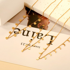 Collier pendentif Novirassine en acier inoxydable 316L plaqué or 18 carats PVD, motif étoile et triangle, style luxe discret, esthétique Old Money, idéal pour les vacances - Product Image 3