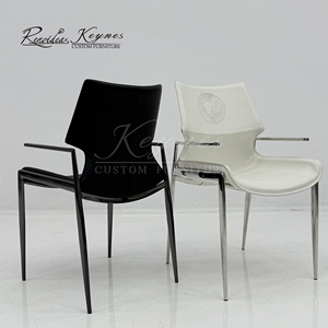 Silla de Comedor Personalizable Keynes de Cuero Sintético Blanco con Estructura de Acero Inoxidable, Venta al Por Mayor para Uso Comercial - Product Image 2