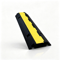Canaux en caoutchouc Protecteur de câble Defender léger Utilisation intérieure Rampe de câble de sécurité durable pour chaussée à un canal