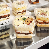 Boîte d'emballage alimentaire carrée transparente jetable en PET avec matériaux recyclés pour sandwichs, gâteaux, glaces et desserts