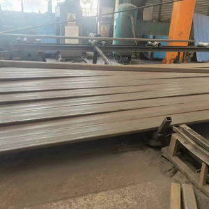 Hot Rolled Astm 106 Aisi 1018 Square Rectangular Carbon <strong>Steel</strong> <strong>Pipes</strong> Black Square Tube ERW Carbon <strong>Steel</strong> <strong>Pipe</strong> - Product Image 4