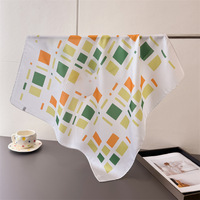 Foulards carrés légers et doux en polyester effet soie à motif écossais tendance 70*70CM – Petits châles décoratifs pour le cou