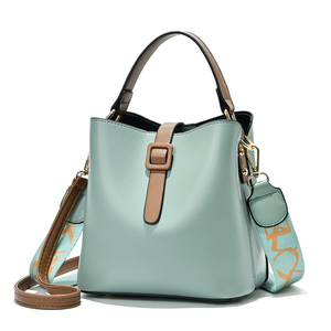 14289 Sac Bandoulière Fourre-Tout Filles Mode Grossiste Commerce International, Sac Messager Femme Personnalisable en Cuir PU - Product Image 1