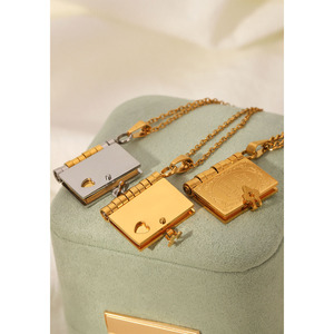 Exquisitos Collares de Cadena para Mujer, Collar con Colgante de <span class=keywords><strong>Libro</strong></span> <span class=keywords><strong>Solitario</strong></span> de Acero Inoxidable, Joyería Moderna Chapada en Oro Resistente al Agua - Product Image 3