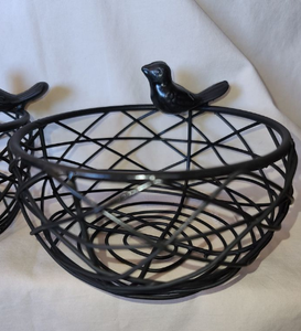 ตะกร้าเก็บไข่ตาข่ายลวดโลหะทรงกลมพร้อมที่จับสำหรับห้องครัว - Product Image 1