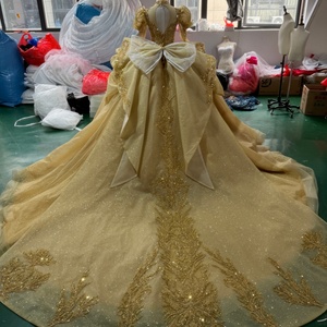 XS270 Vestido de Quinceañera Moderno Dorado con Mangas Largas, Cuello Alto y Perlas, Vestidos de Novia Estilo Imperio para Fiesta - Product Image 4