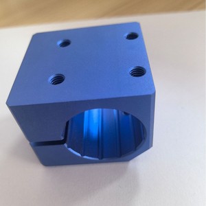 Support en aluminium usiné avec précision pour bras robotique, pièces mécaniques, composant en aluminium sur mesure - Product Image 1