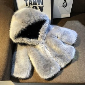 Cappotti Invernali Spessi e Caldi in Ecopelliccia <span class=keywords><strong>Nera</strong></span> per Bambine, Cappotto con Cappuccio in Ecopelliccia Grigio per Ragazze e Signore - Product Image 1