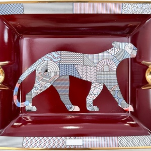 Cenicero Cuadrado de Lujo para Cigarros, Diseño Portátil Verde con Logotipo Personalizado para Hoteles y Bares, Incluye Caja de Regalo - Product Image 4