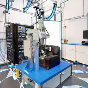 Testeur de durabilité des canapés conforme à la norme QB/T1952.1, équipement de test de meubles, marque HOTOTECH, protection IP55, puissance 1KW, tension 220V - Product Image 3