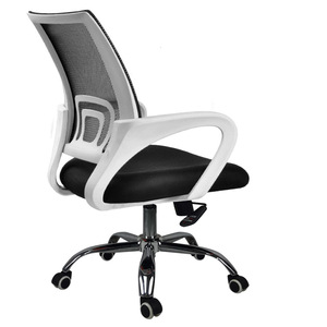 Chaise de bureau ergonomique en mesh avec support lombaire, réglable en hauteur et pivotante pour les employés - Product Image 2