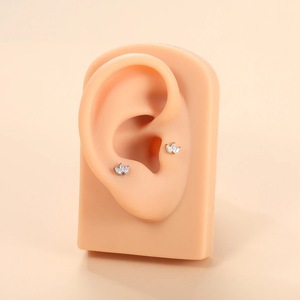 Boucles d'oreilles clous en titane stérile F136 avec zircon pour piercing du cartilage et des lèvres, bijoux unisexes, cadeau - Product Image 5