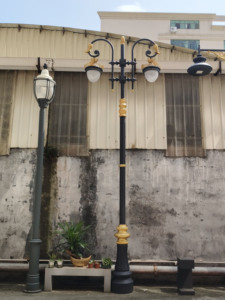 Outdoor Europese Antieke Tuinverlichting Decoratieve Power Straatlantaarn Verlichting Weg Waterdichte Moderne Palen Geleid Straatlantaarn Op Zonne-Energie - Product Image 4