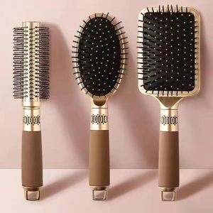 Juego de cepillos para el cabello de lujo chapados en oro ABS con logotipo privado personalizado al por mayor, juego de cepillos y peines mate antienredos populares en Europa - Product Image 1