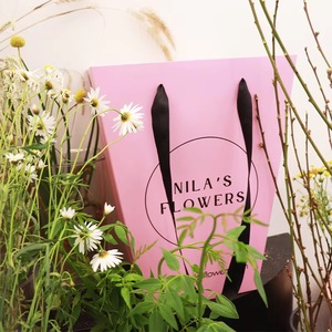 Bolsas de Papel Personalizadas para Regalo: Arte Laminado Negro Marfil, Accesorio de Cinta de Cartón Blanco de Lujo, para Velas, Flores y Compras - Product Image 2