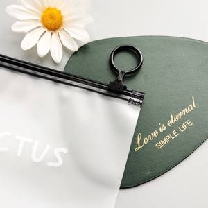 Pochettes recyclées personnalisables avec anneau de traction en PE dépoli pour vêtements, sous-vêtements et chaussettes, sacs d'emballage en plastique refermables pour expédition - Product Image 5