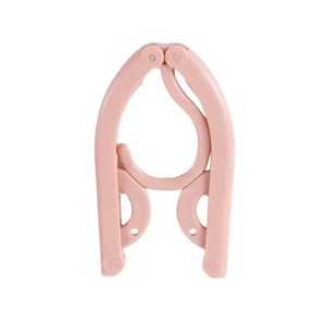 Cintre pliant pour vêtements, forme aile de mouette, type crochet, portable pour les voyages et la maison, beige, rose nordique, bleu nordique, vert nordique - Product Image 1