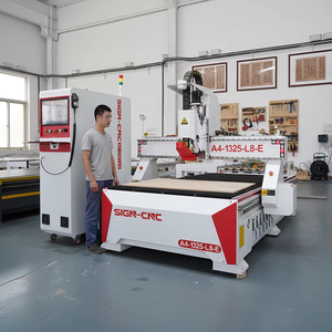 Machine de gravure CNC 3 axes haute précision capable de réaliser la gravure et la découpe <span class=keywords><strong>3D</strong></span> automatiquement, utilisée pour la fabrication de moules - Product Image 1