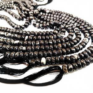 Perles rondes en jaspe noir et blanc naturel, lisses, 8 mm, vendues par brin de 8 pouces de long - Product Image 1