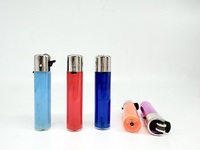 Briquet cylindrique portable au butane du fabricant, type Clipper