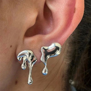 Pendientes Largos de Metal Líquido Irregular, Estilo Hip-Hop Punk, a la Moda, con Personalidad, para Mujer, Accesorios de Viaje - Product Image 3