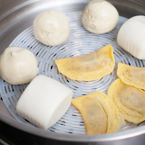 Silicone <b>Steamer</b> Mat Round Non-Stick For Steamed Buns And Mantou Eco Friendly - Product Image 3