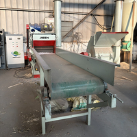Broyeur à marteaux robuste pour bois avec convoyeur automatique pour le recyclage des déchets de bois et la production de sciure