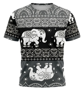 Camiseta de manga corta y cuello redondo con estampado de elefantes y flores en sublimación. Hecho de micro poliéster de 130 gsm. - Product Image 1