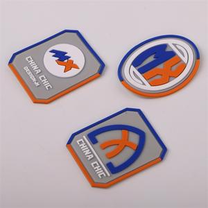 عالية الجودة مخصصة منقوش 3D <span class=keywords><strong>PVC</strong></span> المطاط سيليكون ملصقات الملابس Ogo بقع اكسسوارات الملابس سعر المصنع شعار مخصص - Product Image 3