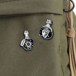 Sming pimleri Punk kafatası emaye Pin kimyasal şişe gözküresi kafatası kalp yaka rozeti korku filmi Metal broş Mini adedi - Product Image 2