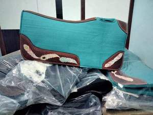 Tapis de selle de cheval occidental en feutre de laine rouge de haute qualité du fabricant indien - Product Image 2