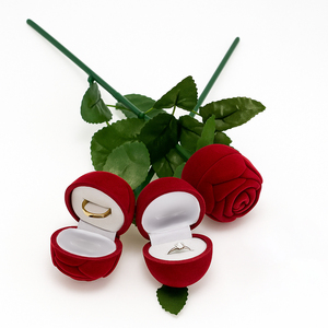 Estuche <span class=keywords><strong>para</strong></span> Anillo <span class=keywords><strong>y</strong></span> Caja de Regalo de <span class=keywords><strong>Joyería</strong></span> con Rosas Rojas Florales en Relieve <span class=keywords><strong>para</strong></span> Propuesta Romántica de San Valentín - Product Image 5