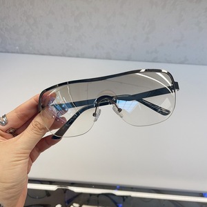 Gafas Deportivas de Moda con Montura Semi-Redonda, Protección UV400, Resistentes al Viento, para Ciclismo, Multifuncionales, Protección Solar para Mujer - Product Image 3