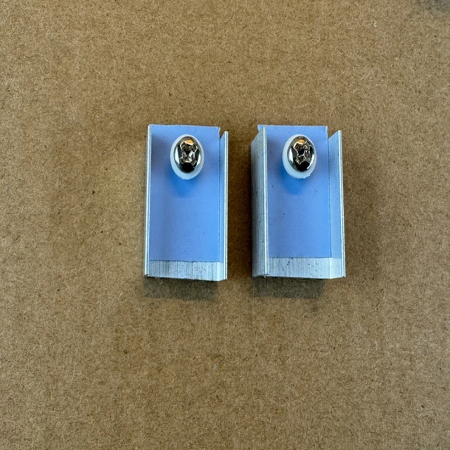New Original Ready Stock 2 TO-220 Heat Sinks w/ Insulators & Hardware for Transistors (Qty)