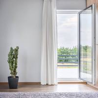 Ventanas Personalizadas Blancas CBMmart con Rejillas, Doble Acristalamiento con Recubrimiento Low-E, Ventanas Abatibles de Aluminio y UPVC, Ventanas Antihuracanes