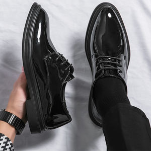 عرض خاص من المصنع أحذية رسمية برباط للعمل والمشي وحفلات الزفاف ، أحذية جلدية رياضية كاجوال مسامية للرجال - Product Image 4