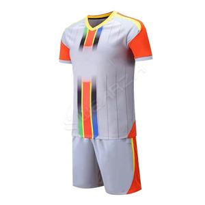 Uniforme de fútbol de todos los tamaños, uniforme de fútbol por sublimación, traje de fútbol resistente a la humedad diseñado a medida - Product Image 4