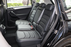 Volkswagen <span class=keywords><strong>Tiguan</strong></span> L 2020 d'occasion : SUV moderne avec intérieur spacieux, fiable pour la famille et doté de fonctionnalités intelligentes - Product Image 4