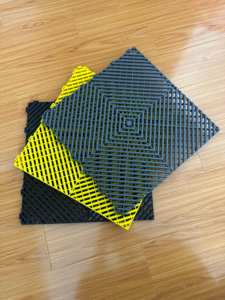 بلاط أرضيات المرآب المتشابك بوحدات صلبة ملونة ، حصير أرضيات المرآب البلاستيكية الصناعية لورشة عمل تفاصيل السيارات - Product Image 5