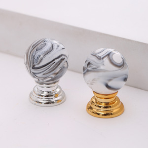 Armoires de chevet et armoires de style moderne haut de gamme en stock avec poignées en jade, vente en gros disponible - Product Image 3