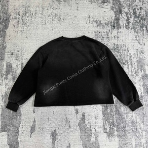 MT1547 <span class=keywords><strong>Maglietta</strong></span> <span class=keywords><strong>Termica</strong></span> Oversize a Maniche Lunghe <span class=keywords><strong>Nera</strong></span> con Stampa Personalizzata, Effetto Lavaggio Acido e Aspetto Vissuto, Stile Streetwear - Product Image 2