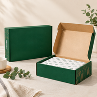 Boîte d'expédition en carton ondulé recyclable et durable avec insert en papier calque pour l'envoi de cadeaux et l'emballage e-commerce