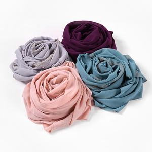 2024ホットセールレディースプレーンバブルパールシフォンスカーフヘッドヒジャーブラップソリッドショールヘッドバンドフラードファムムムスリムヒジャーブストア - Product Image 5