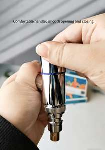 Robinet d'angle moderne en acier inoxydable pour machine <span class=keywords><strong>à</strong></span> laver avec vanne d'arrêt automatique et connecteur universel <span class=keywords><strong>à</strong></span> <span class=keywords><strong>clipser</strong></span> - Product Image 3