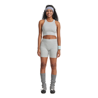 Ensemble de yoga doux effet seconde peau gris uni, comprenant un haut court dos nageur et un short cycliste taille haute, tenue de fitness pour la gym, l'entraînement et le sport