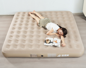 Matelas pneumatique <span class=keywords><strong>gonflable</strong></span> King Size pour 3 personnes avec pompe électrique externe - Product Image 4