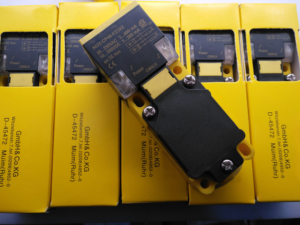 Nuevo Sensor de Proximidad en Stock NI35-<span class=keywords><strong>CP40</strong></span>-<span class=keywords><strong>FZ3X2</strong></span> BI15U <span class=keywords><strong>NI20</strong></span> NI20NF NI40U-<span class=keywords><strong>CP40</strong></span>-FDZ30X2 <span class=keywords><strong>FZ3X2</strong></span> de Alta Calidad - Product Image 4
